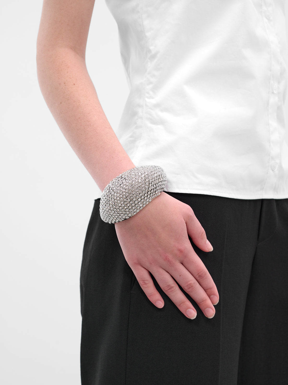 Crystal Embellished C-Logo Bangle (COPBI35J1003-SILVER)