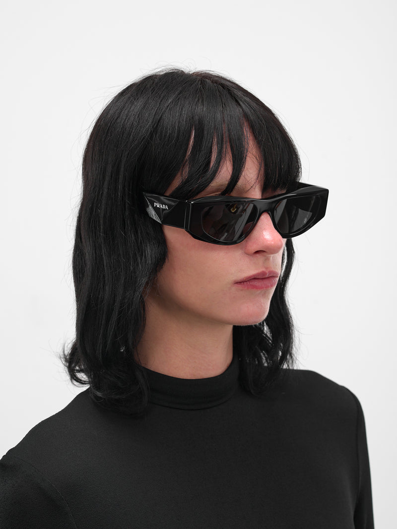 Black PR-B19S Geometric Sunglasses (0PR-B19S-BLACK-DARK-GREY)