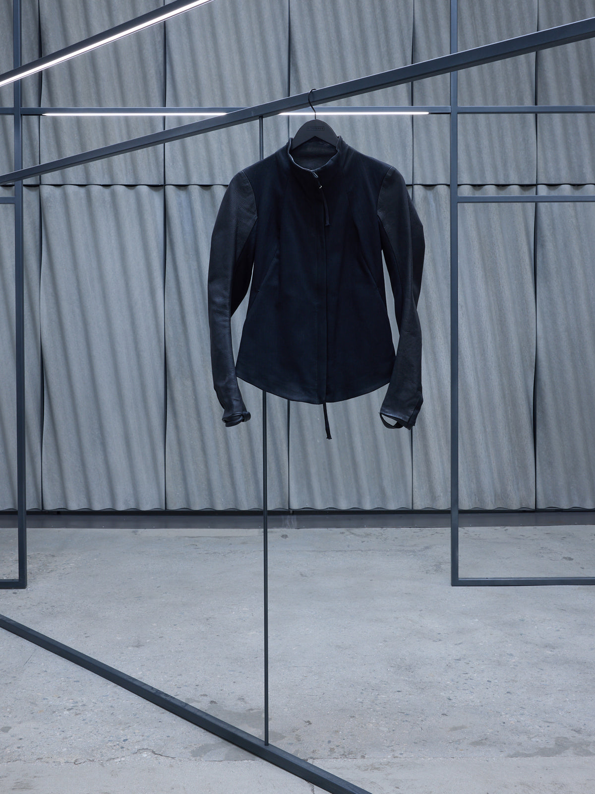 Dual-Paneled Jacket (WJ1 F1406K+F282 C4)