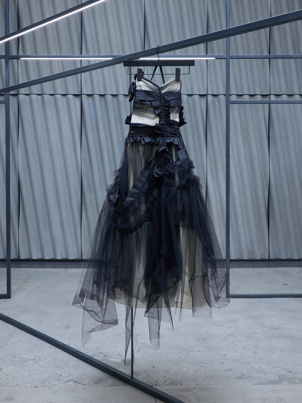 Black Deconstructed Tulle Dress (S29DD0014-S48403-900-BLACK)