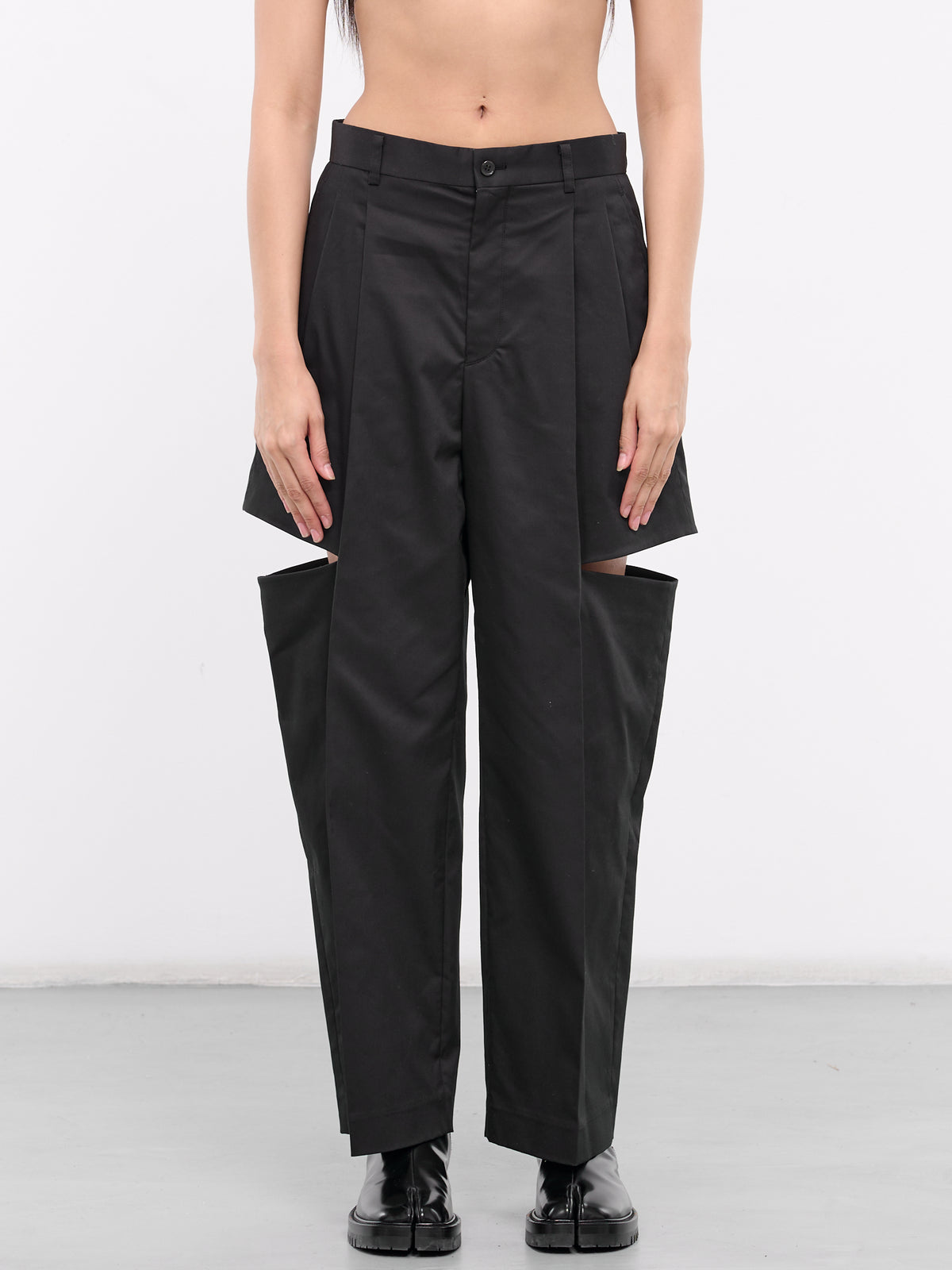 Cut-Out Trousers (3M-P006-051-BLACK)