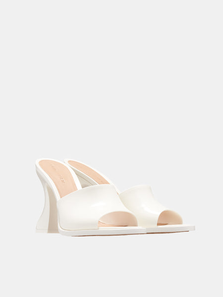 サンダル・ミュール BOTTEGA VENETA CHA-CHA BRUSHED LEATHER MULE SANDALS BOTTEGA VENETA Cha-Cha patent-leather mules | NET-A-PORTER