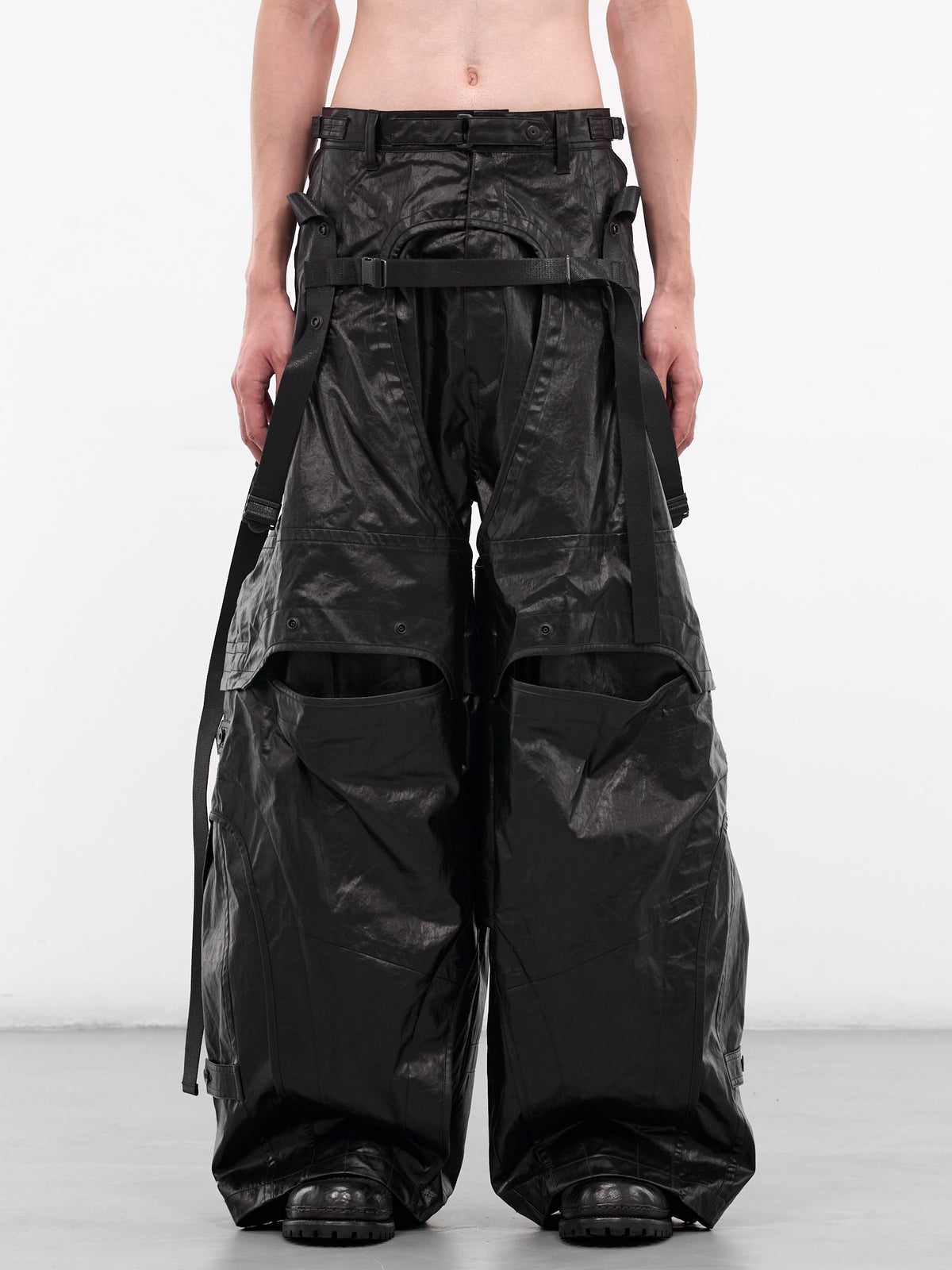 Black Coated Layered Cargo Pants (917PAM17-BLACK)