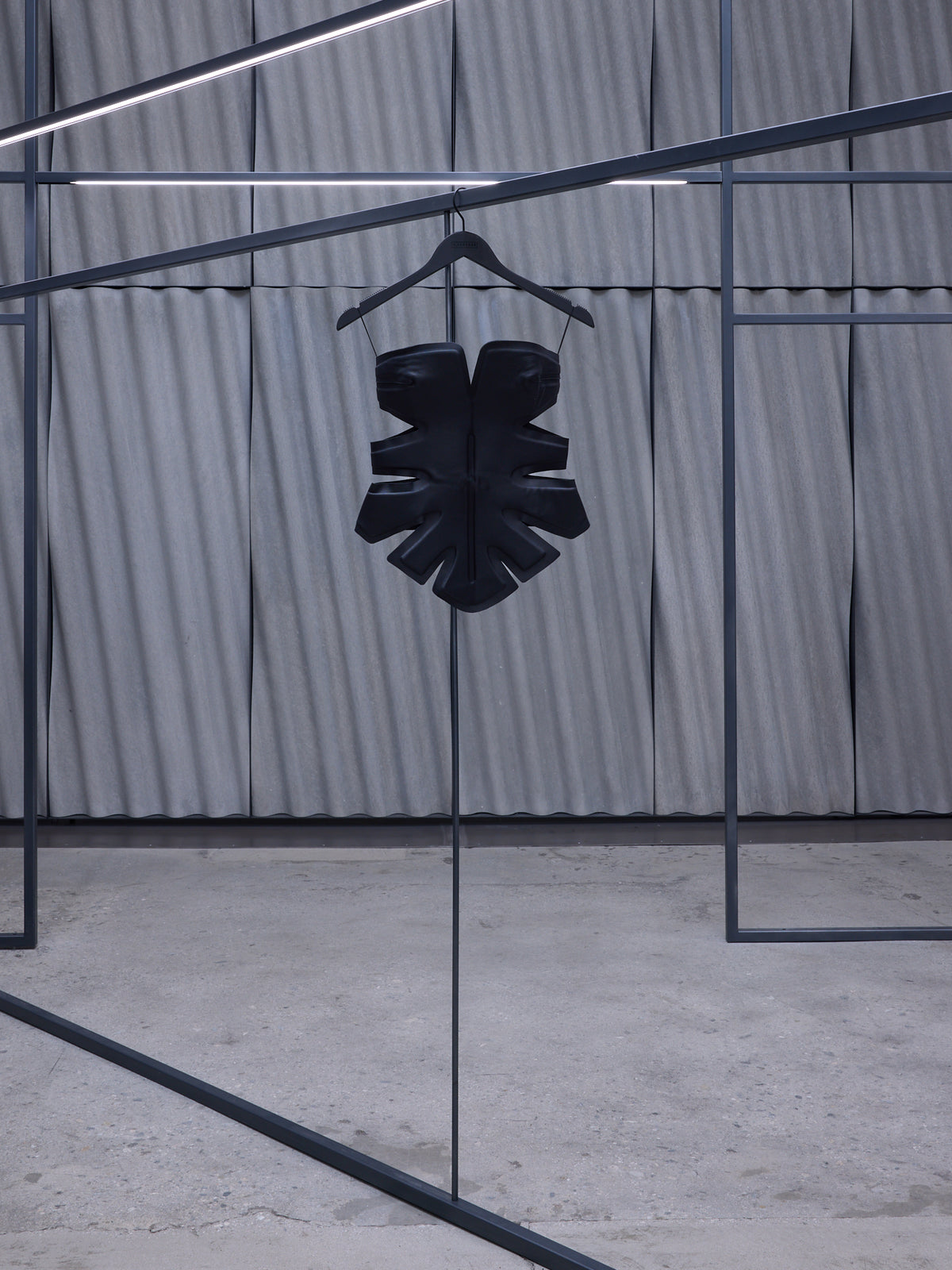 Black Padded Leaf Corset (A3581R23-1000-BLACK)