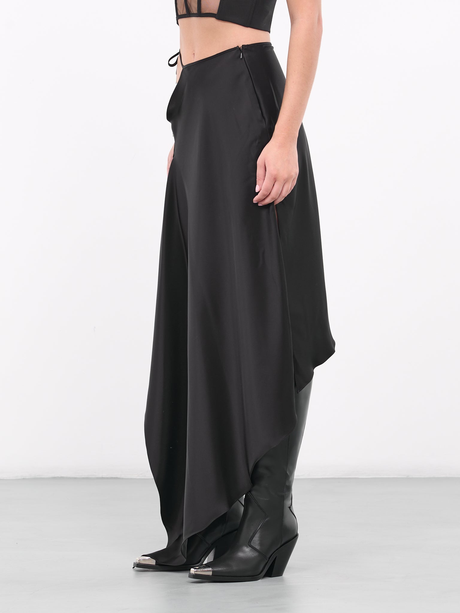 Cut-Out Satin Skirt (DK05S-BLACK)