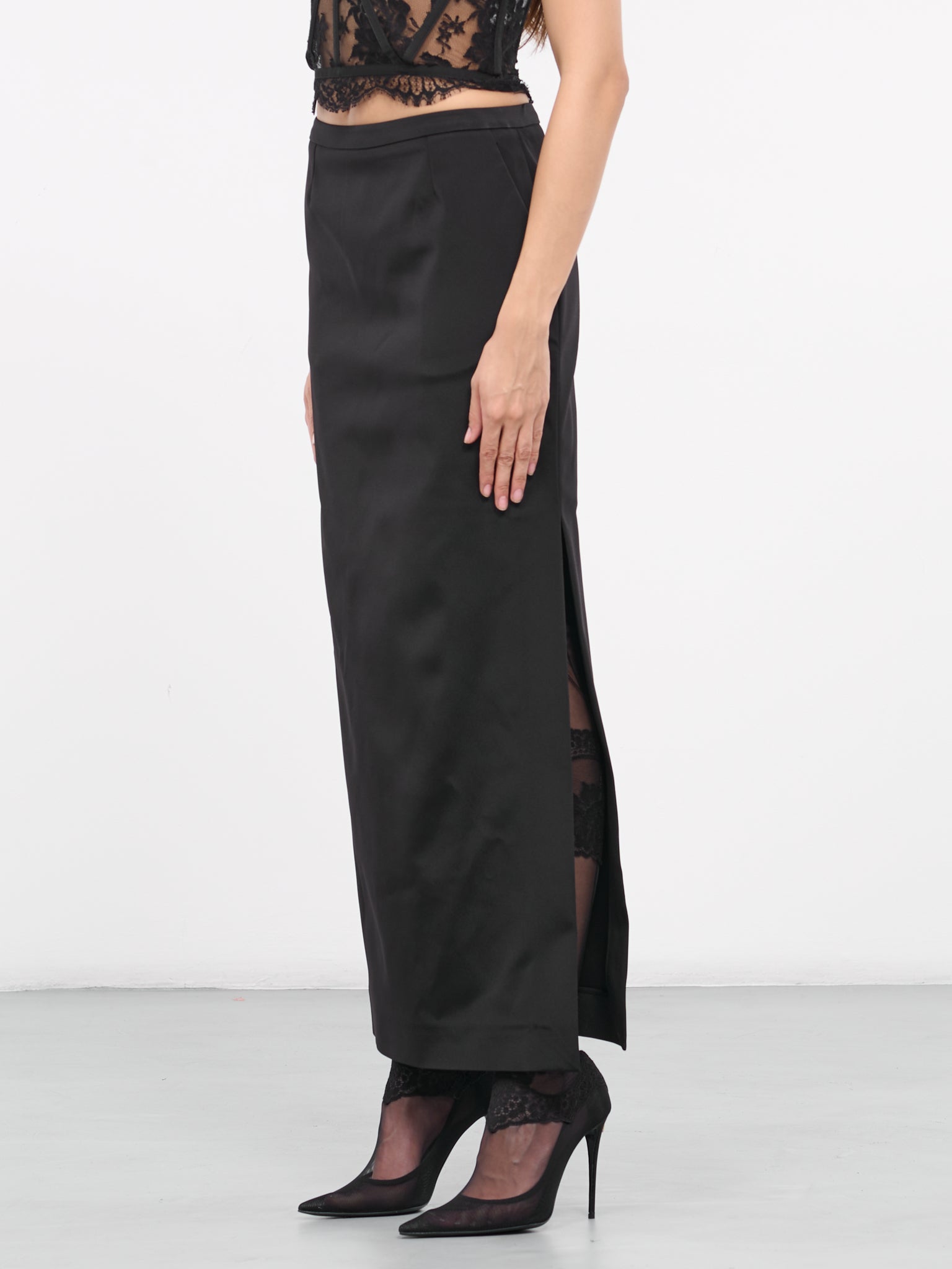 Side Slit Maxi Skirt (F4CLXT-FURLE-N0000-BLACK)