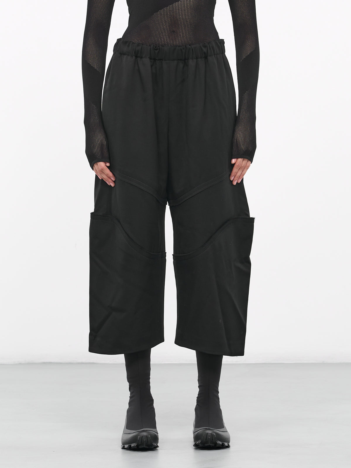 Cropped Elasticated Trousers (GL-P010-051-BLACK)