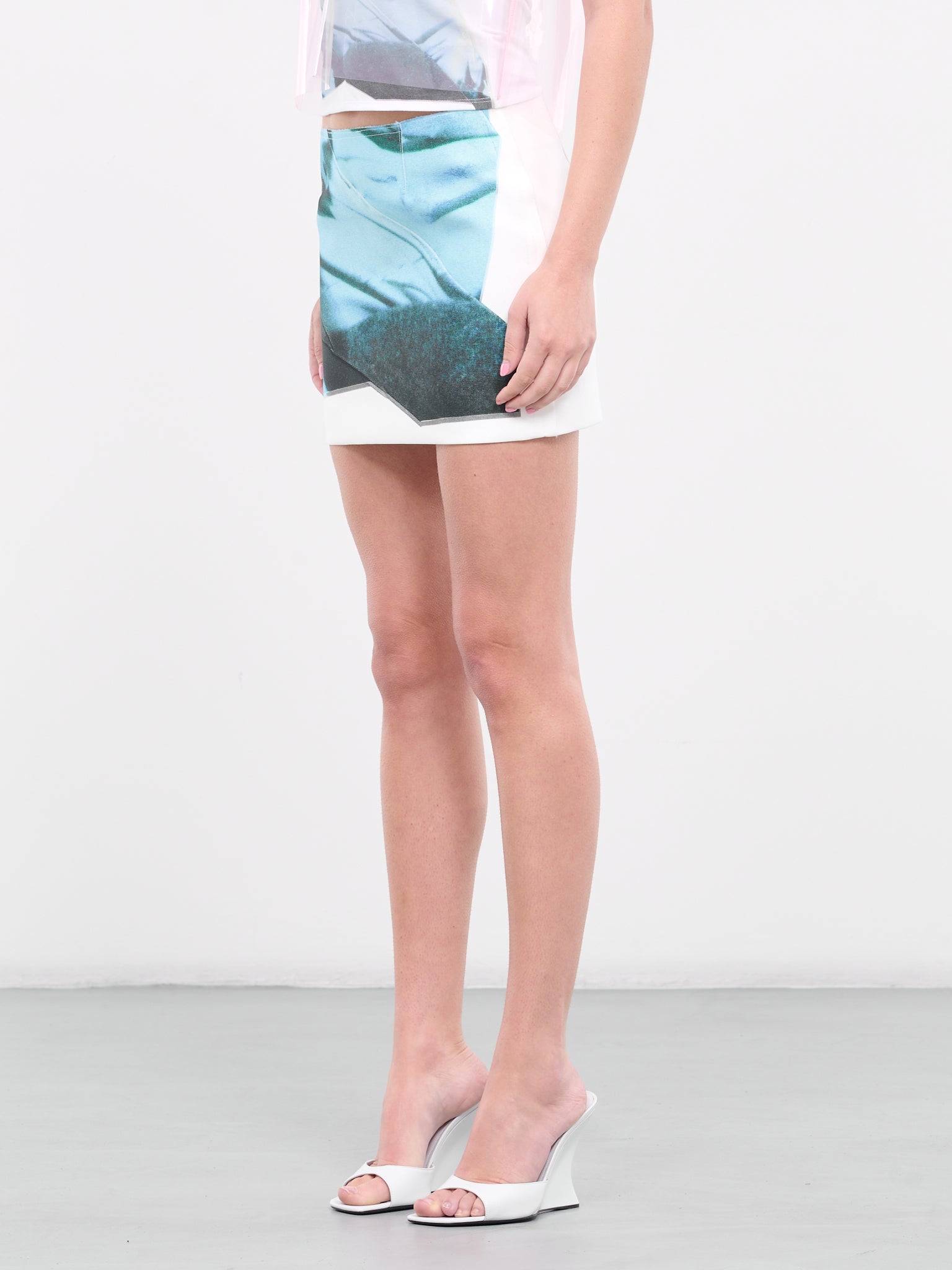 Delta Mini Skirt (S-084-BLUE-PRINT-WHITE)