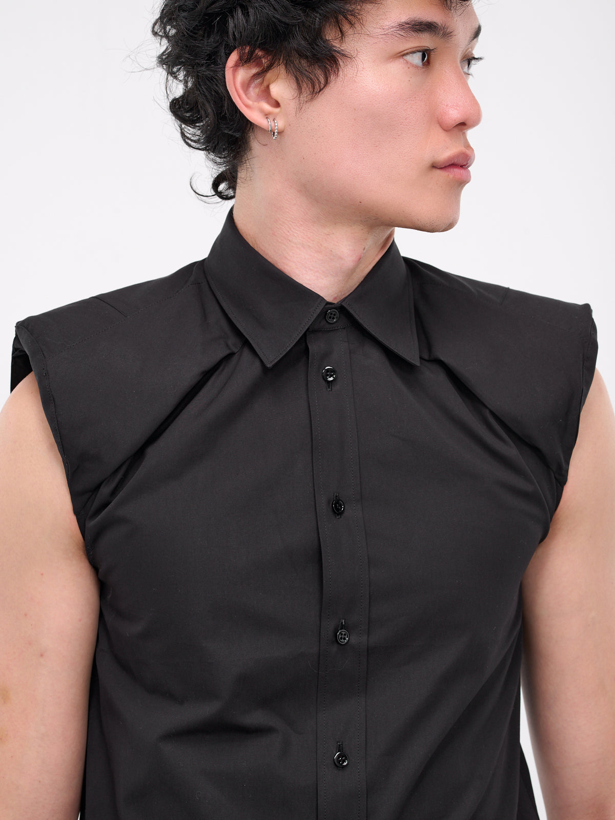 Collarbone Sleeveless Shirt (S1USH05-BLACK)