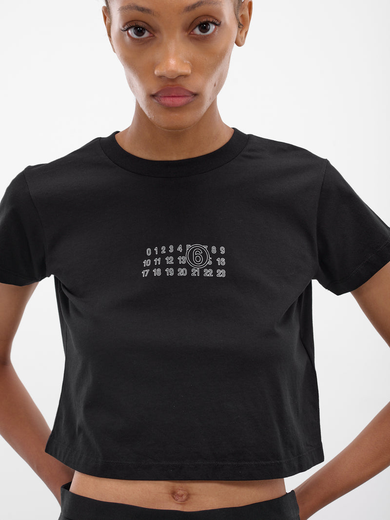 Black Cropped Numeric Logo Tee (S52GC0352-S24312-900-BLACK)