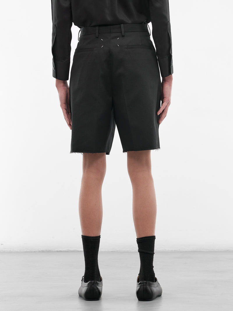 Black Pleated Bermuda Shorts (S67MU0063-S54042-900-BLACK)