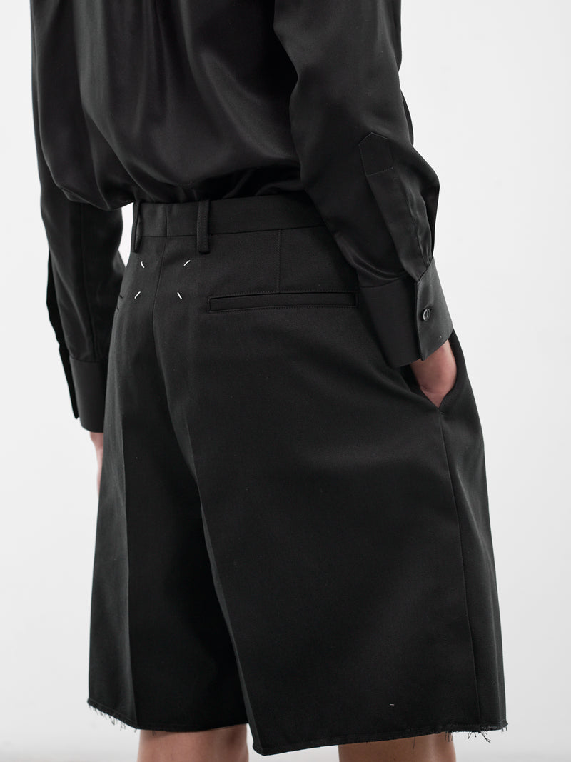 Black Pleated Bermuda Shorts (S67MU0063-S54042-900-BLACK)