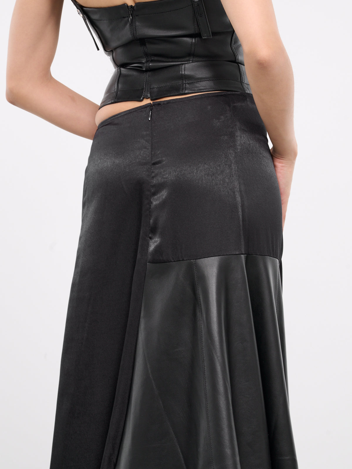 Bi Long Skirt (SK010-W-PL0005-BLACK)