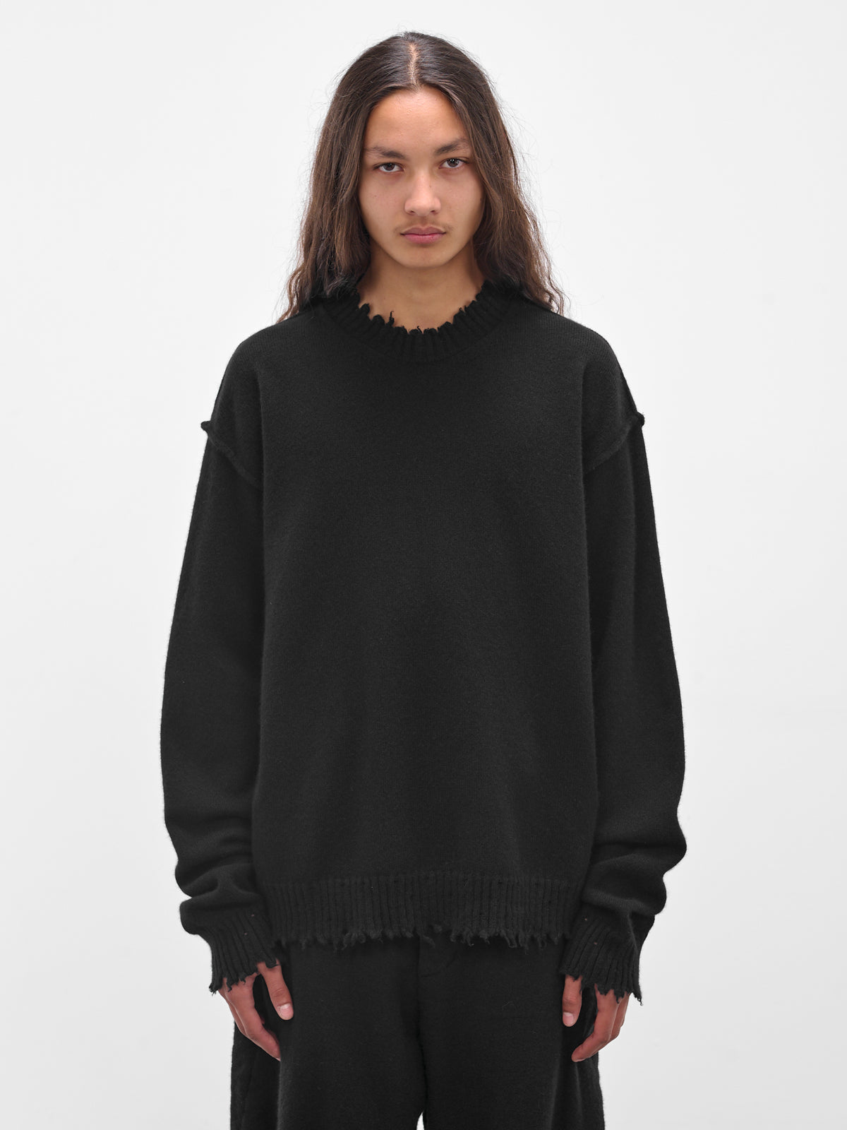 Black Cashmere Distressed Crewneck Sweater (UK7555-UW900-BLACK)