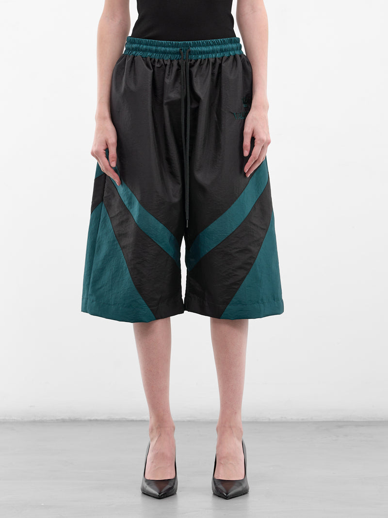 Two-Tone Baggy Track Shorts (VAQ11P015-BLACK-GREEN)