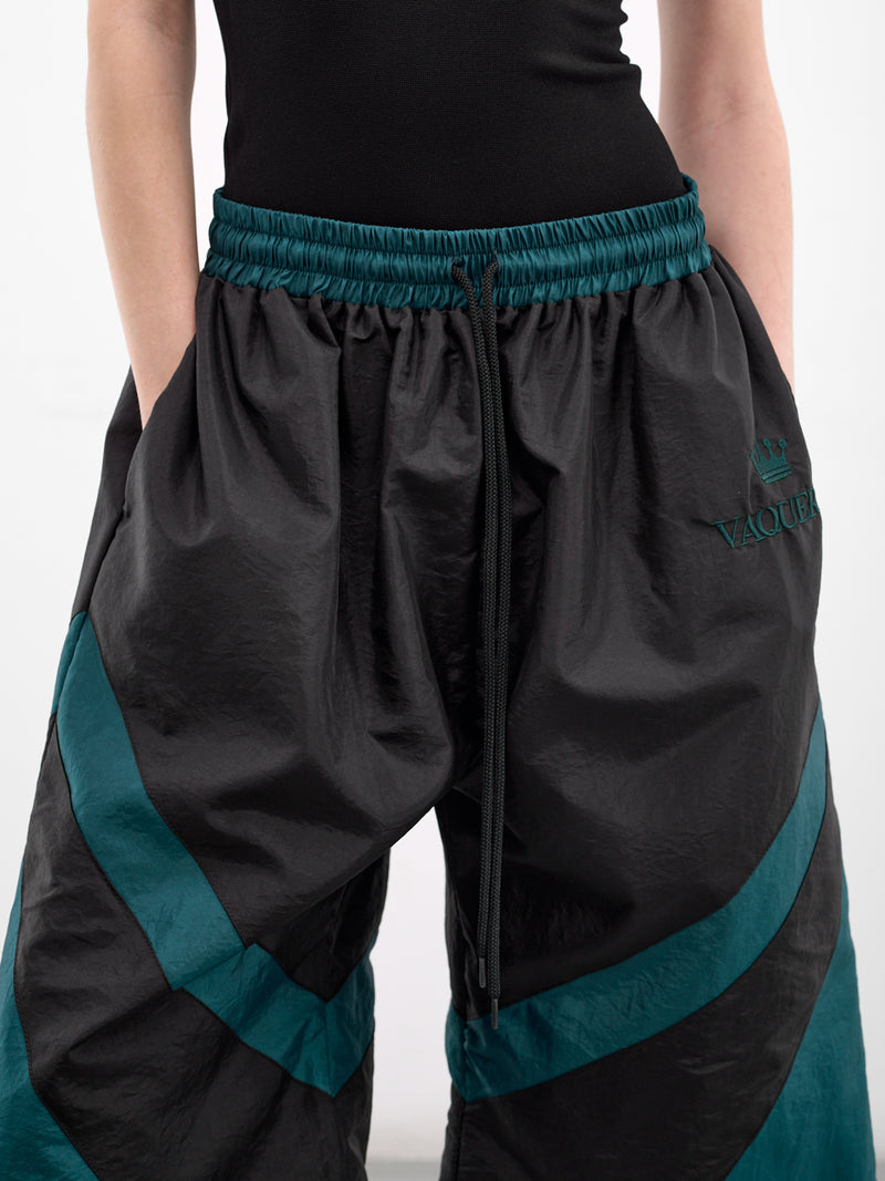 Two-Tone Baggy Track Shorts (VAQ11P015-BLACK-GREEN)