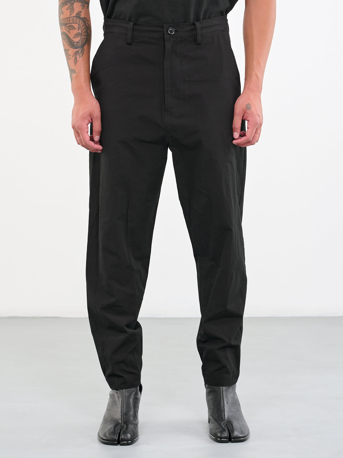 Slim Trousers (YU-P05-029-3-BLACK)