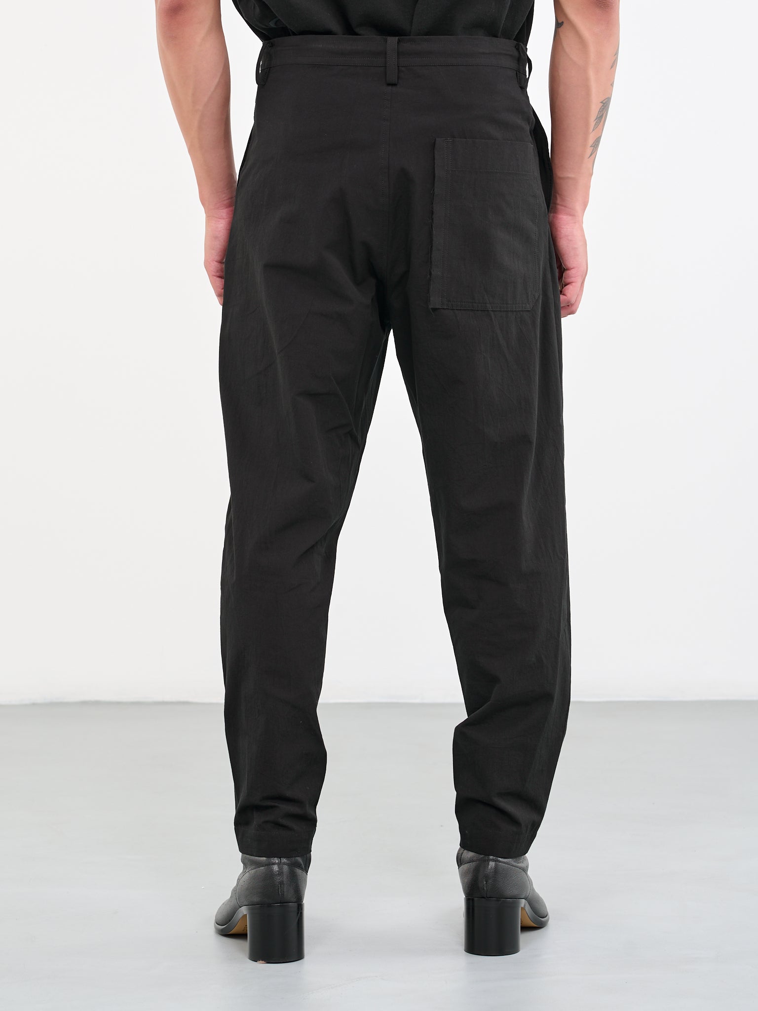 Slim Trousers (YU-P05-029-3-BLACK)