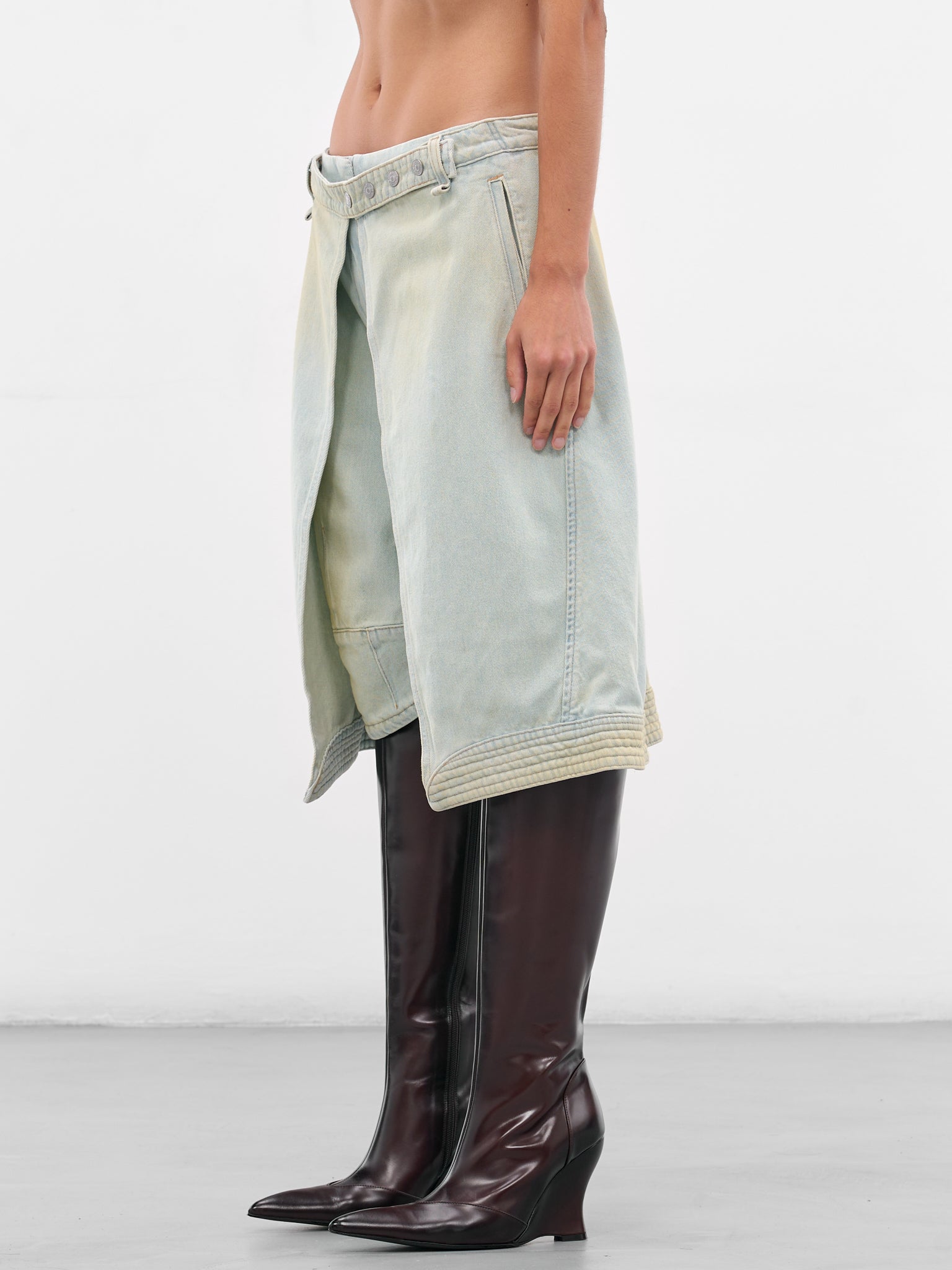 Levi's Carina Apron Denim Shorts (003IQ-0001-LUPIN)