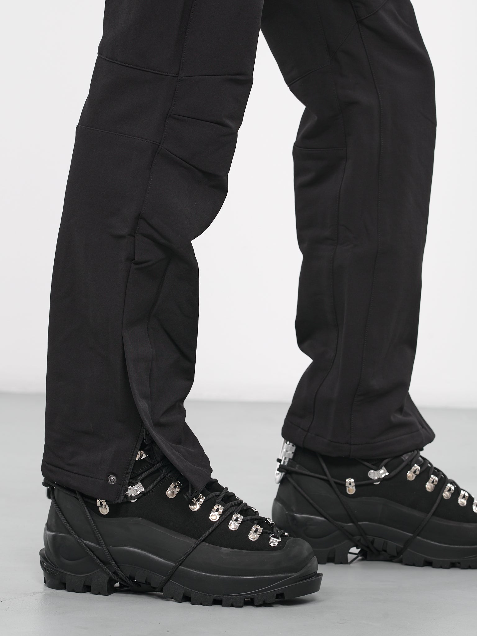 Technical Softshell Trousers (020FA08-BLK0001-BLACK)