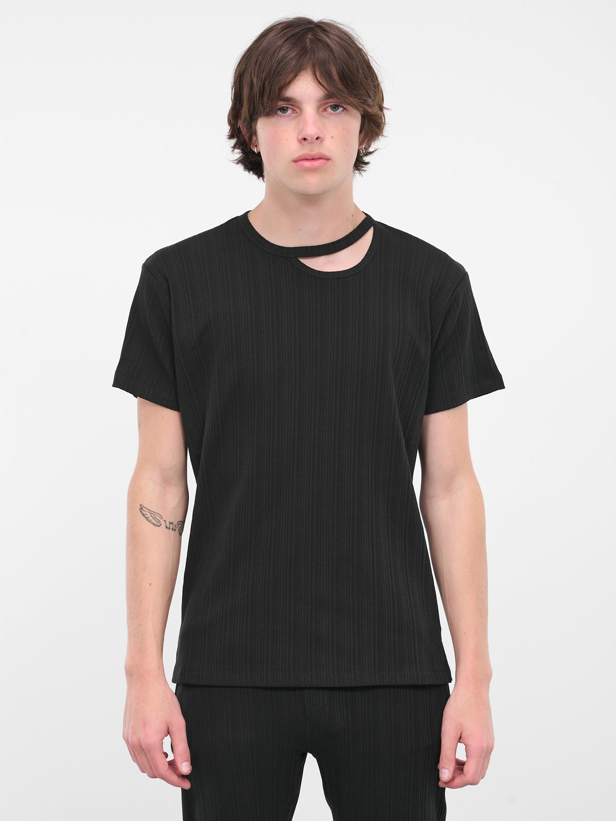 Cut-Out Tee (0644-T383-BLACK)