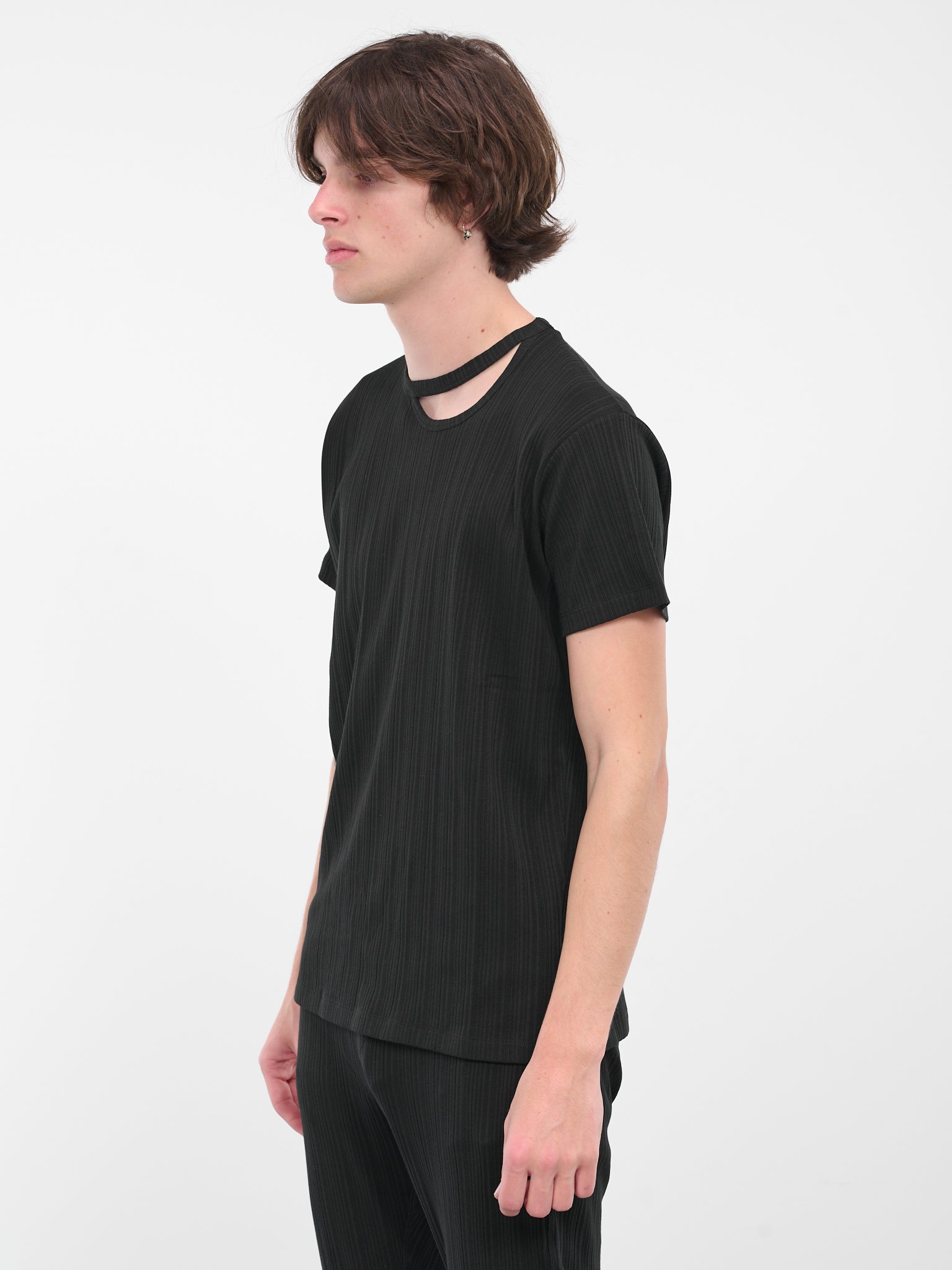 Cut-Out Tee (0644-T383-BLACK)