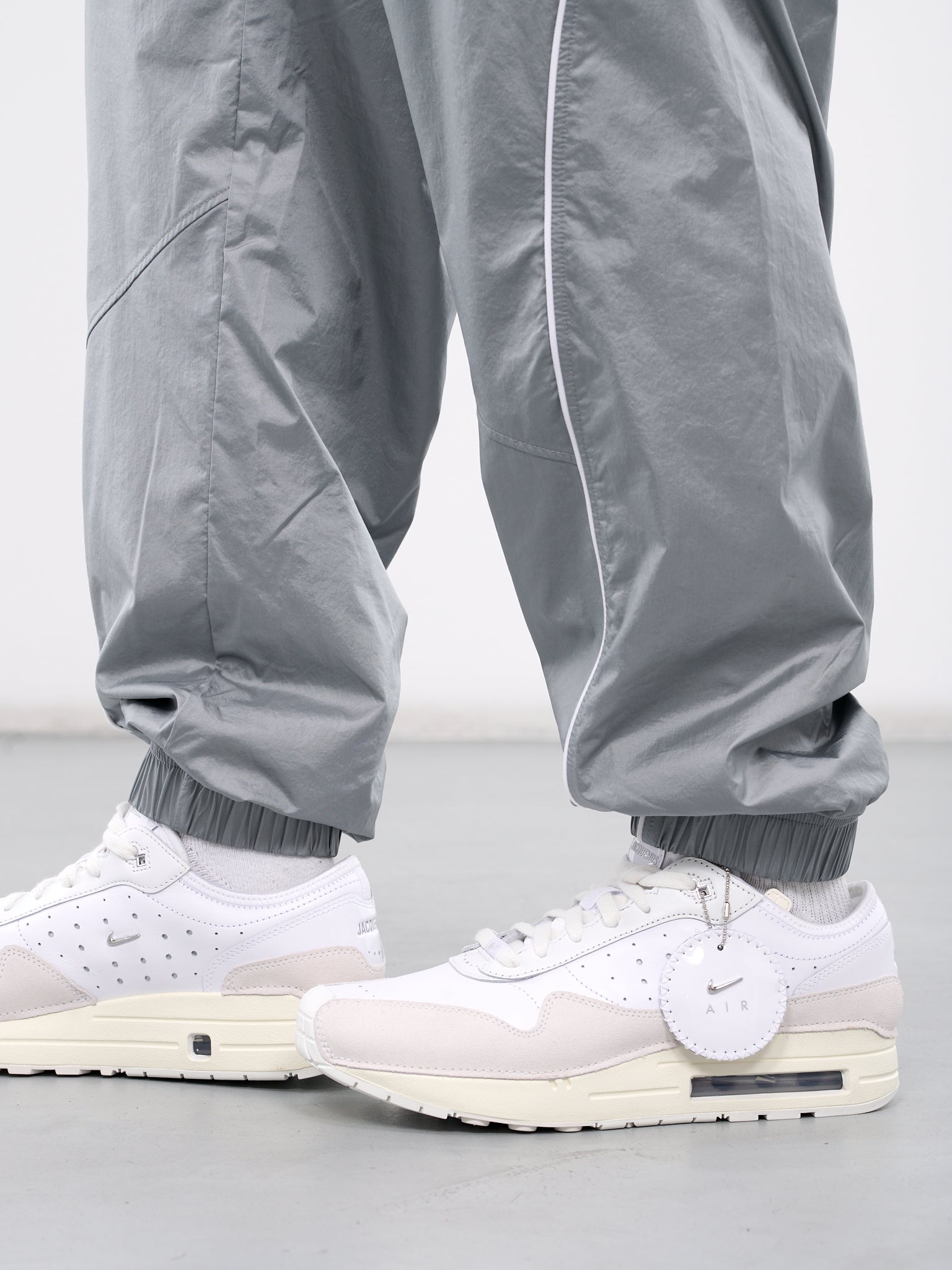 jacquemus nike backpack NIKE x JACQUEMUS Air Max 1 86 Sneakers
