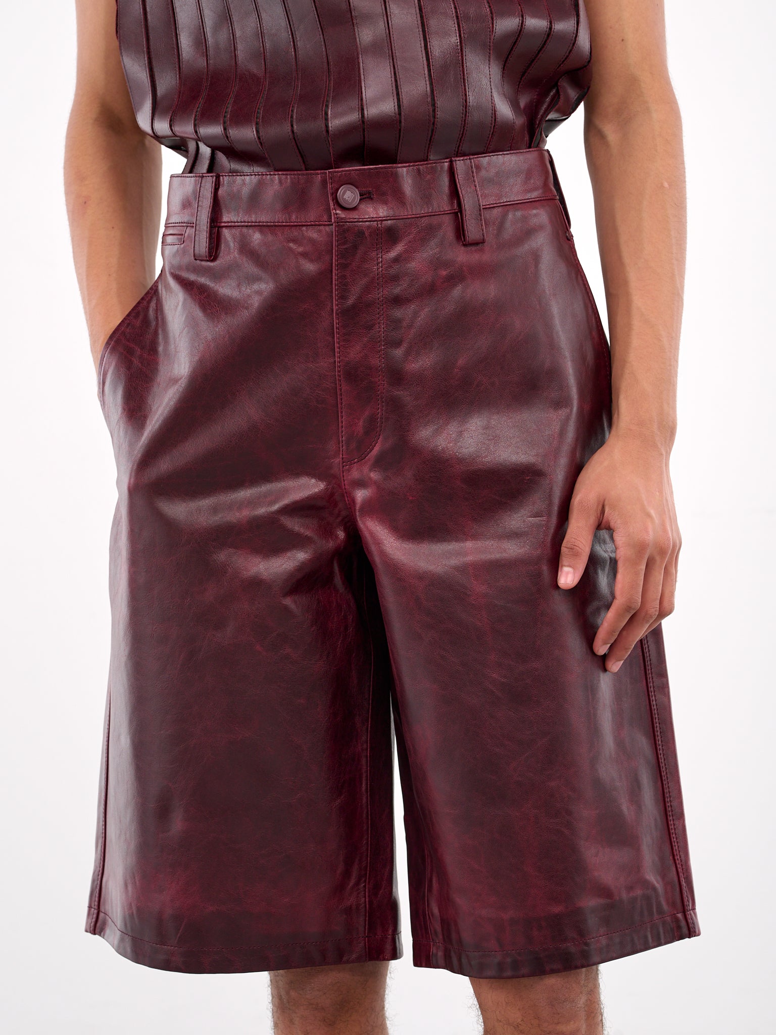 Leather Shorts (0755L-L235-RIDER-RED-BLACK)