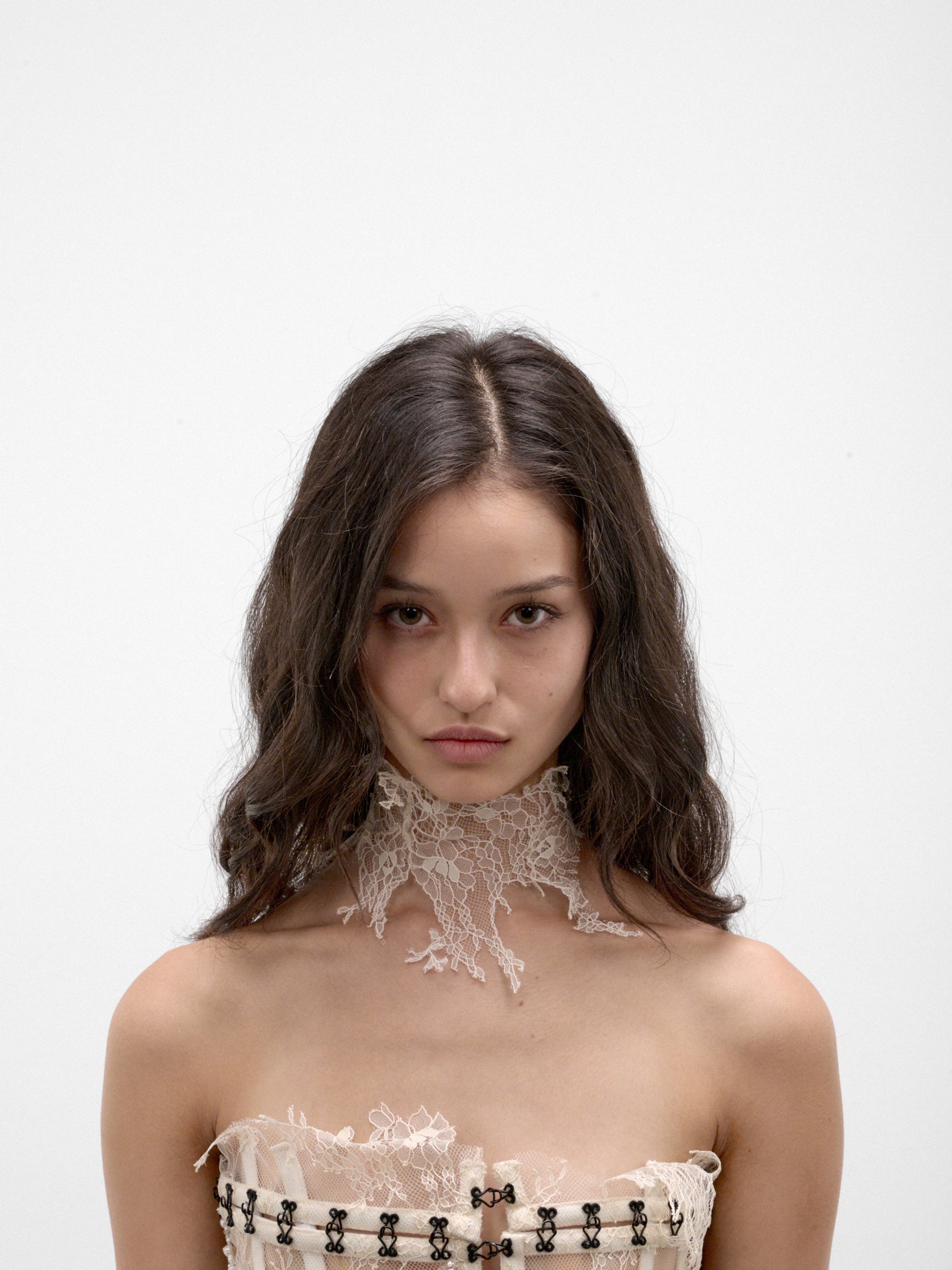 Cream The Consort Choker (THE-CONSORT-CHOLER-LT-CREAM)