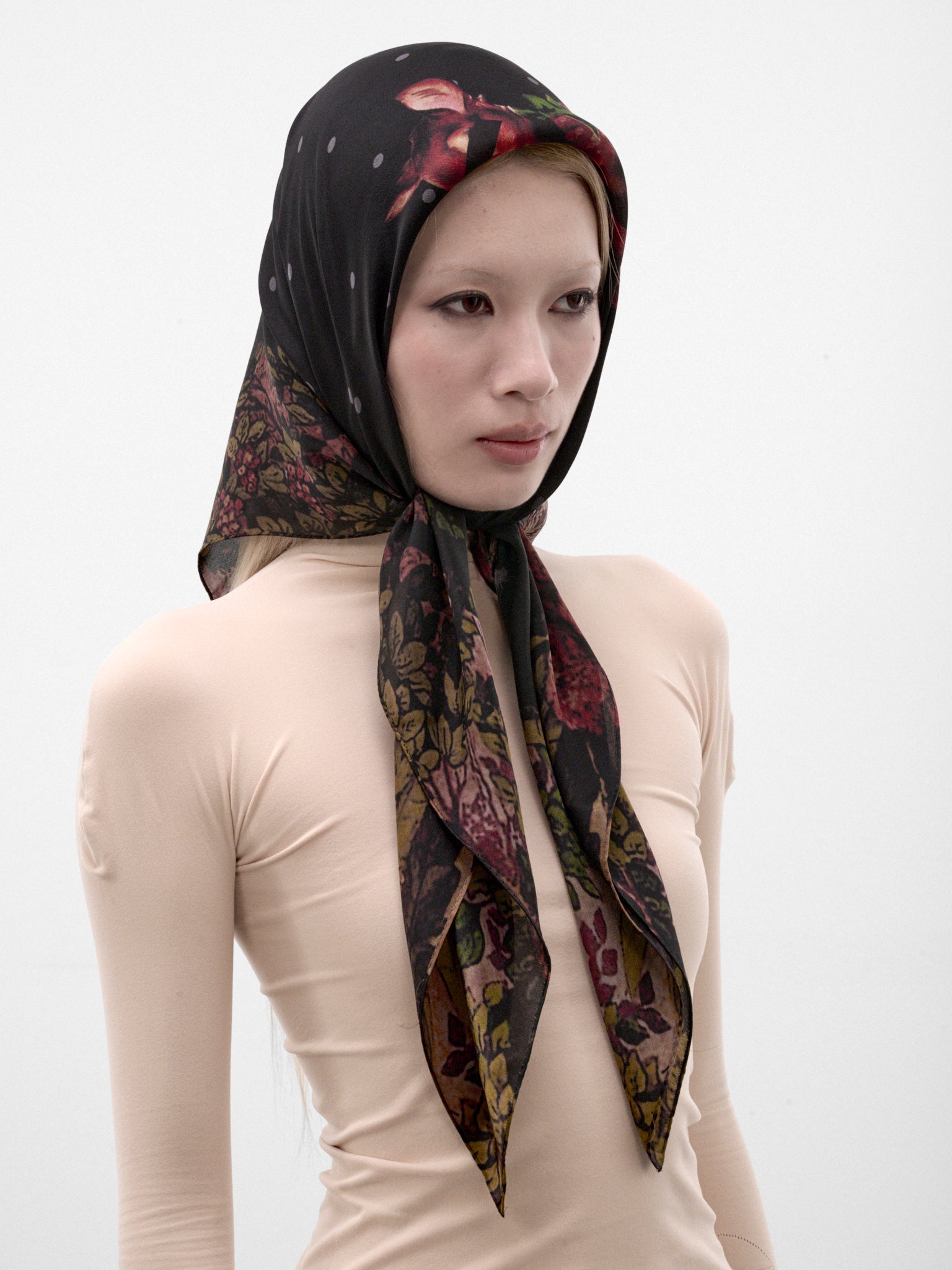 Black Silk Bambi Scarf (UC2F1S03-3-BLACK-BASE)