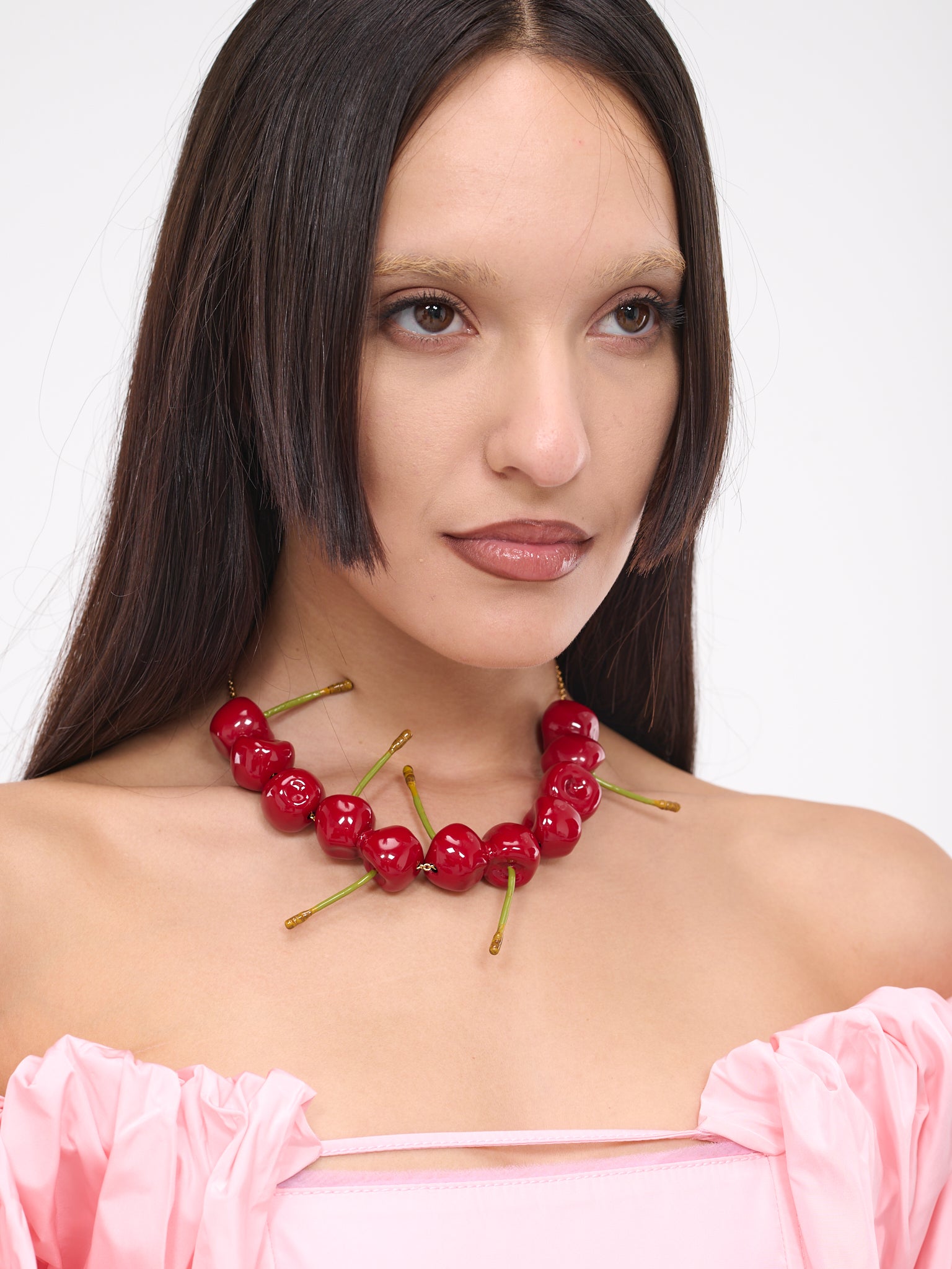 Le collier cerise (233JW621-5069-RED)