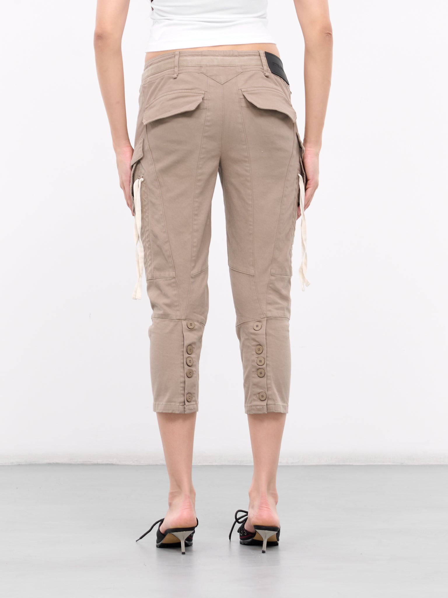 Cargo capri pants online