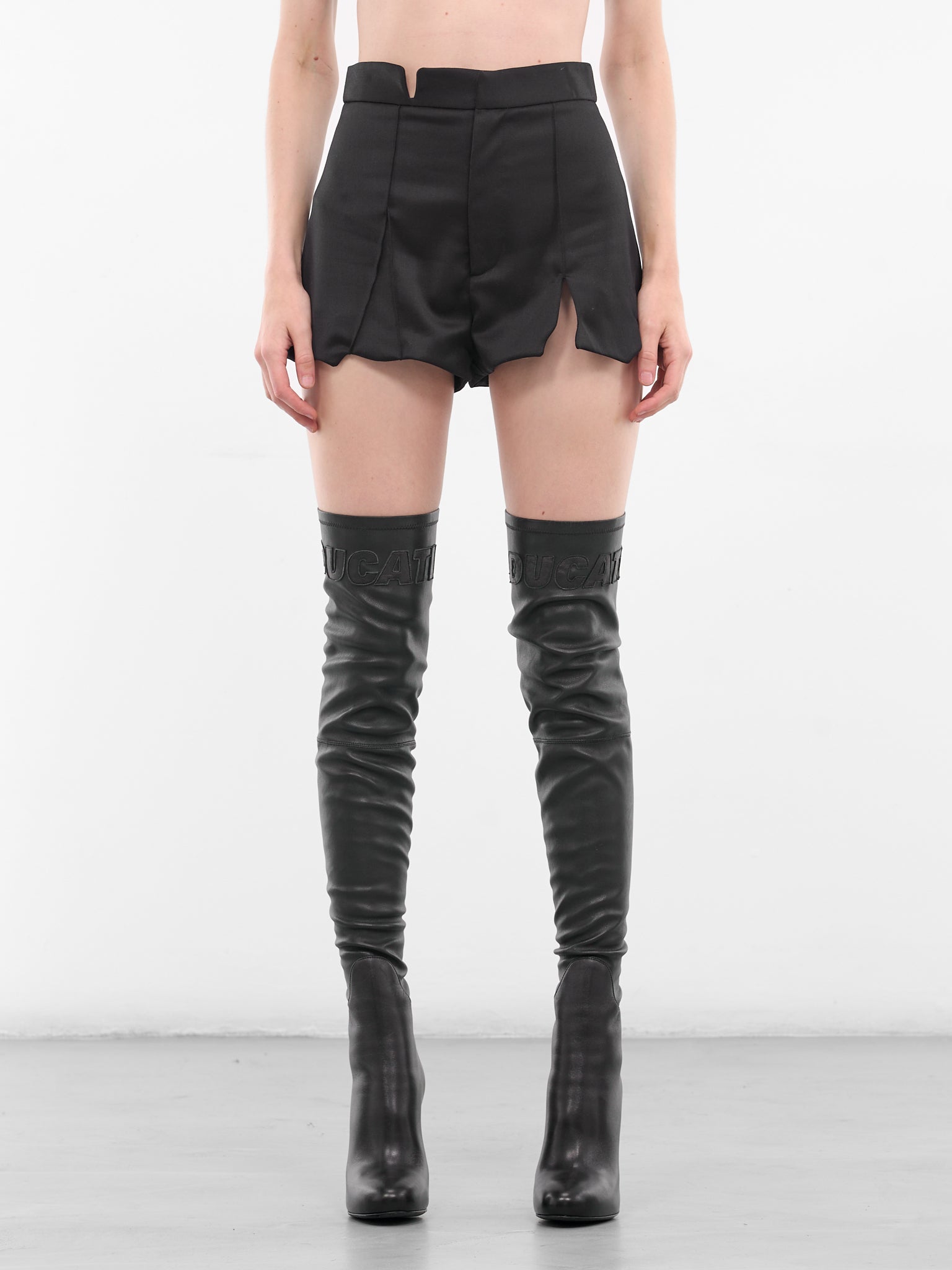 Black Gingko Wool Mini Shorts (G2101-BLACK)