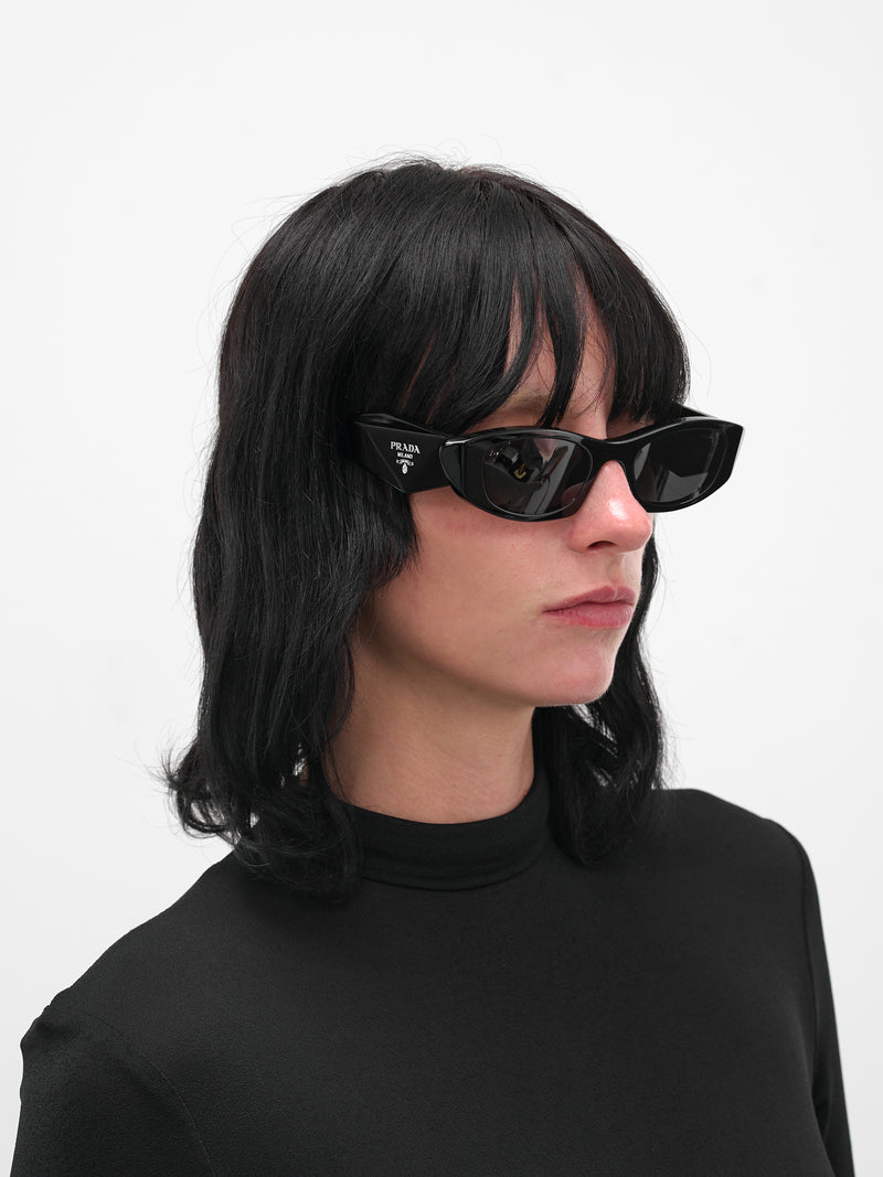 Black PR-B16S Geometric Sunglasses (0PR-B16S-BLACK-DARK-GREY)