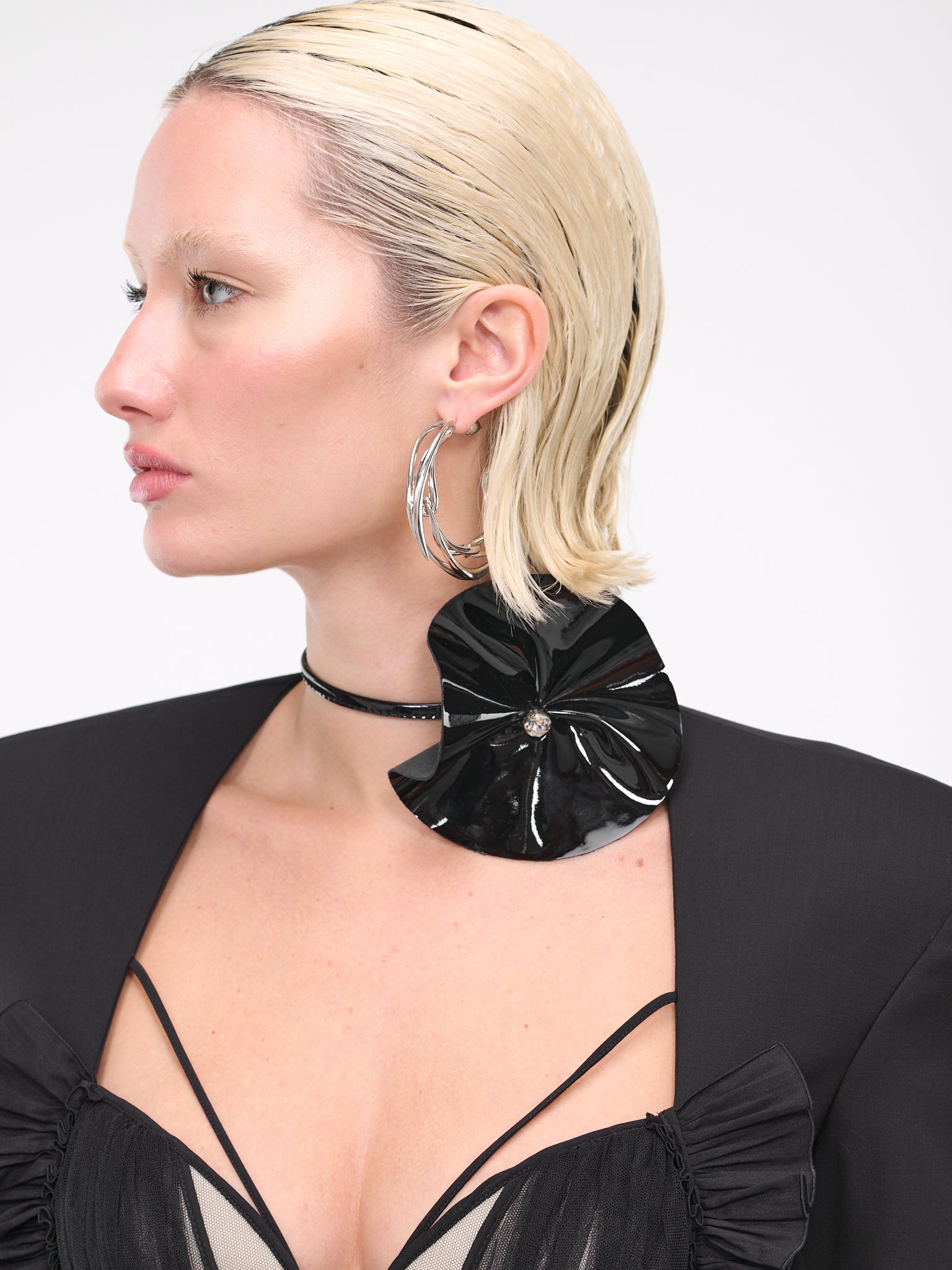 Patent Leather Flower Choker (DKNECKLACE03-BLACK)