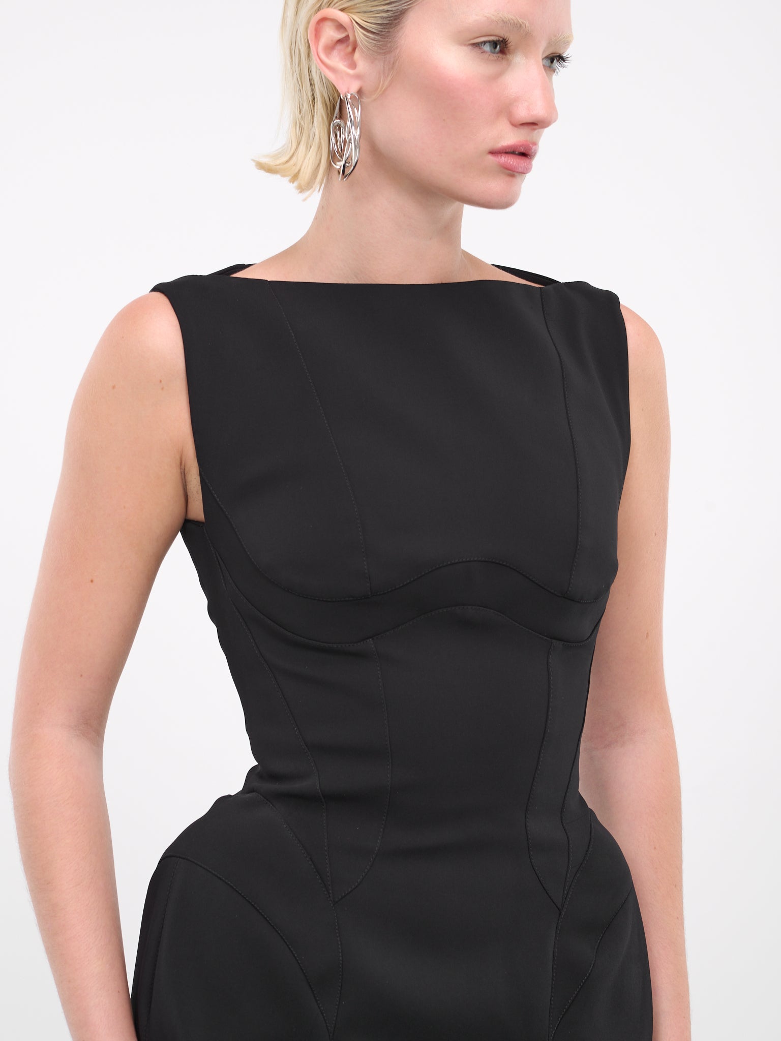 Exaggerated Dress (1R01362470-BLACK)
