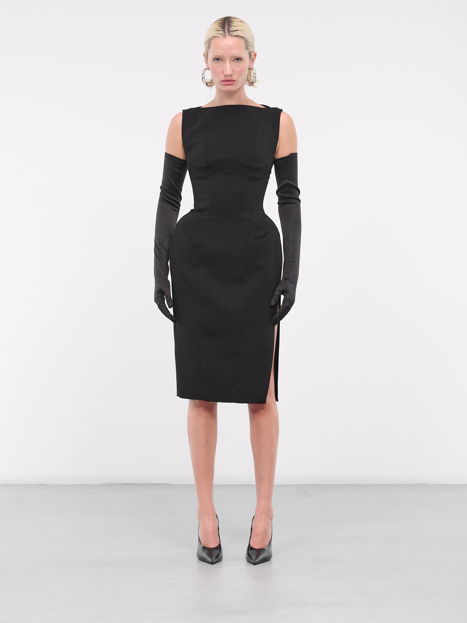 Exaggerated Dress (1R01362470-BLACK)