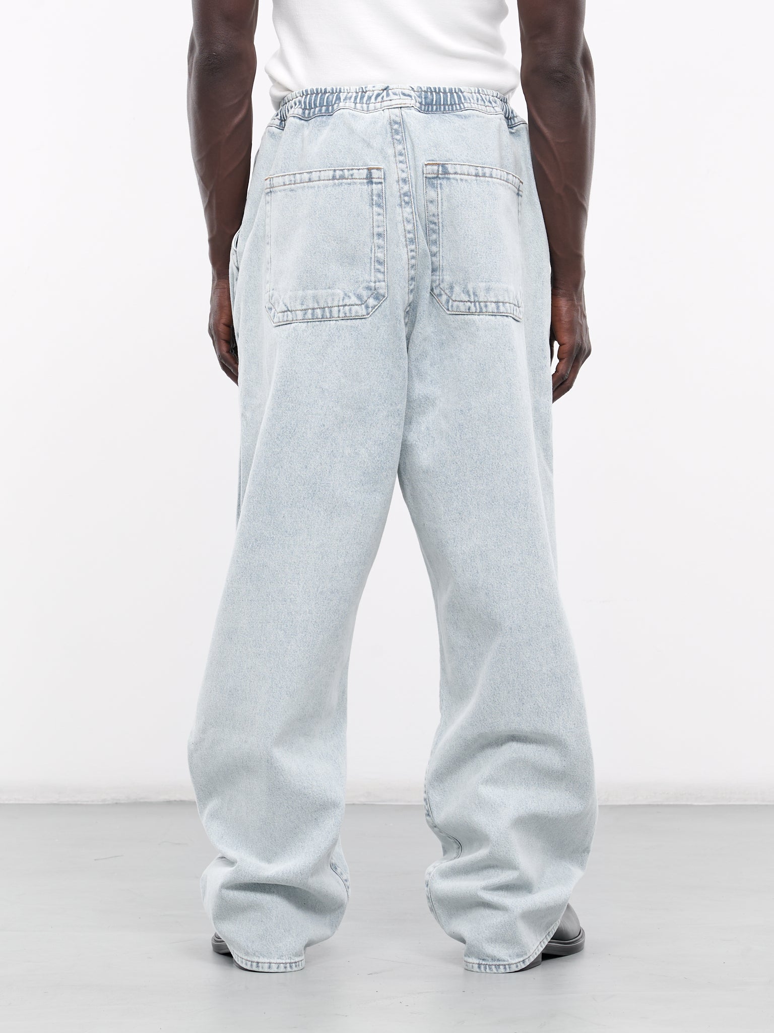 Pinched Logo Souffle Jeans (207PA012-D22-ICE-BLUE)