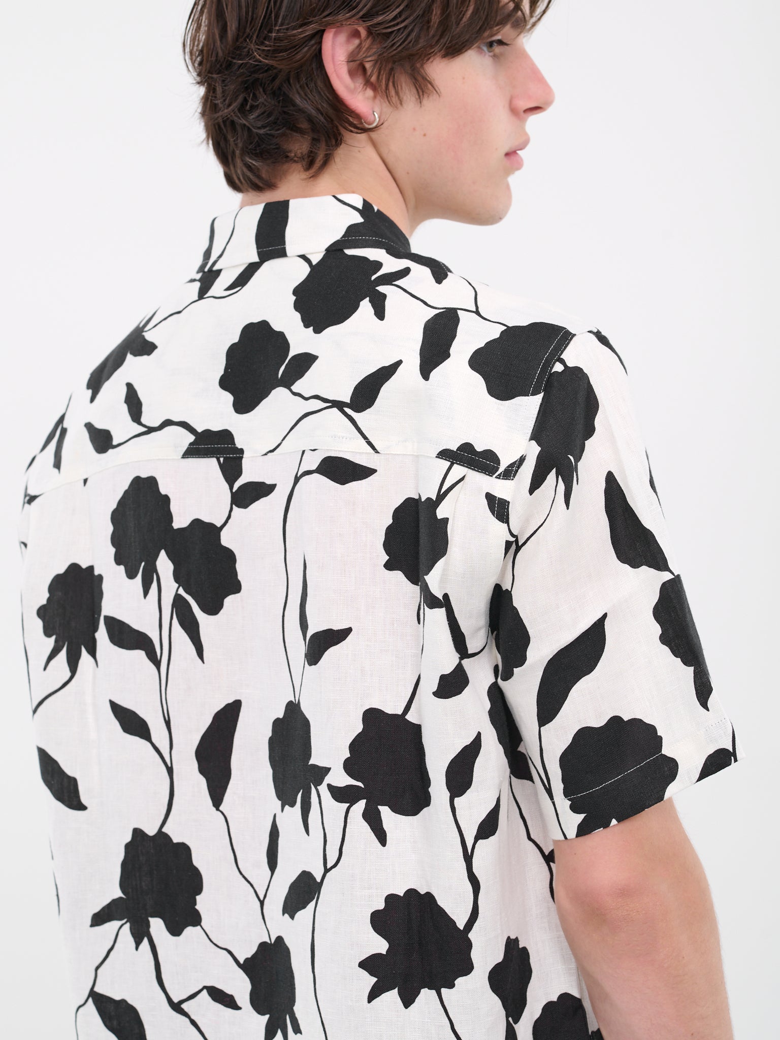 La chemise Melo (225SH006-1050-PRINT-BLACK-ROSE)