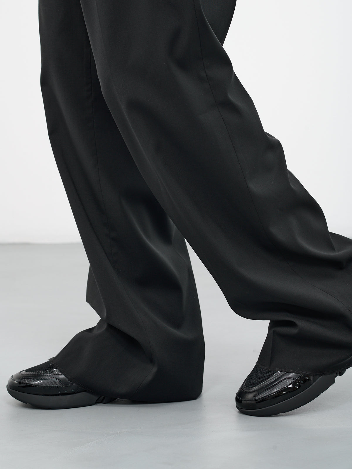 Classic Wide Trousers (231-M369-20002-0099-BLACK)