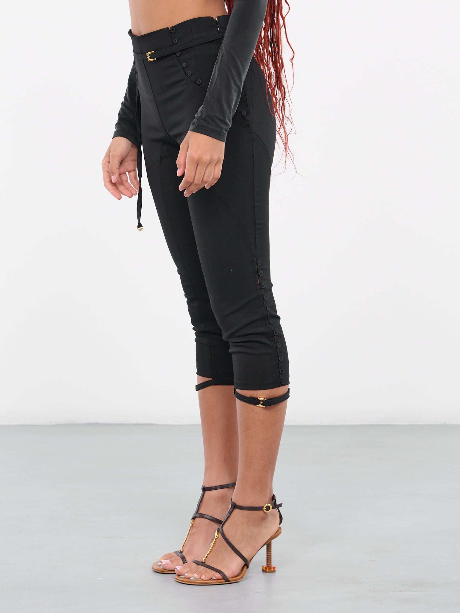 Le pantalon Corto (233PA061-1075-BLACK)