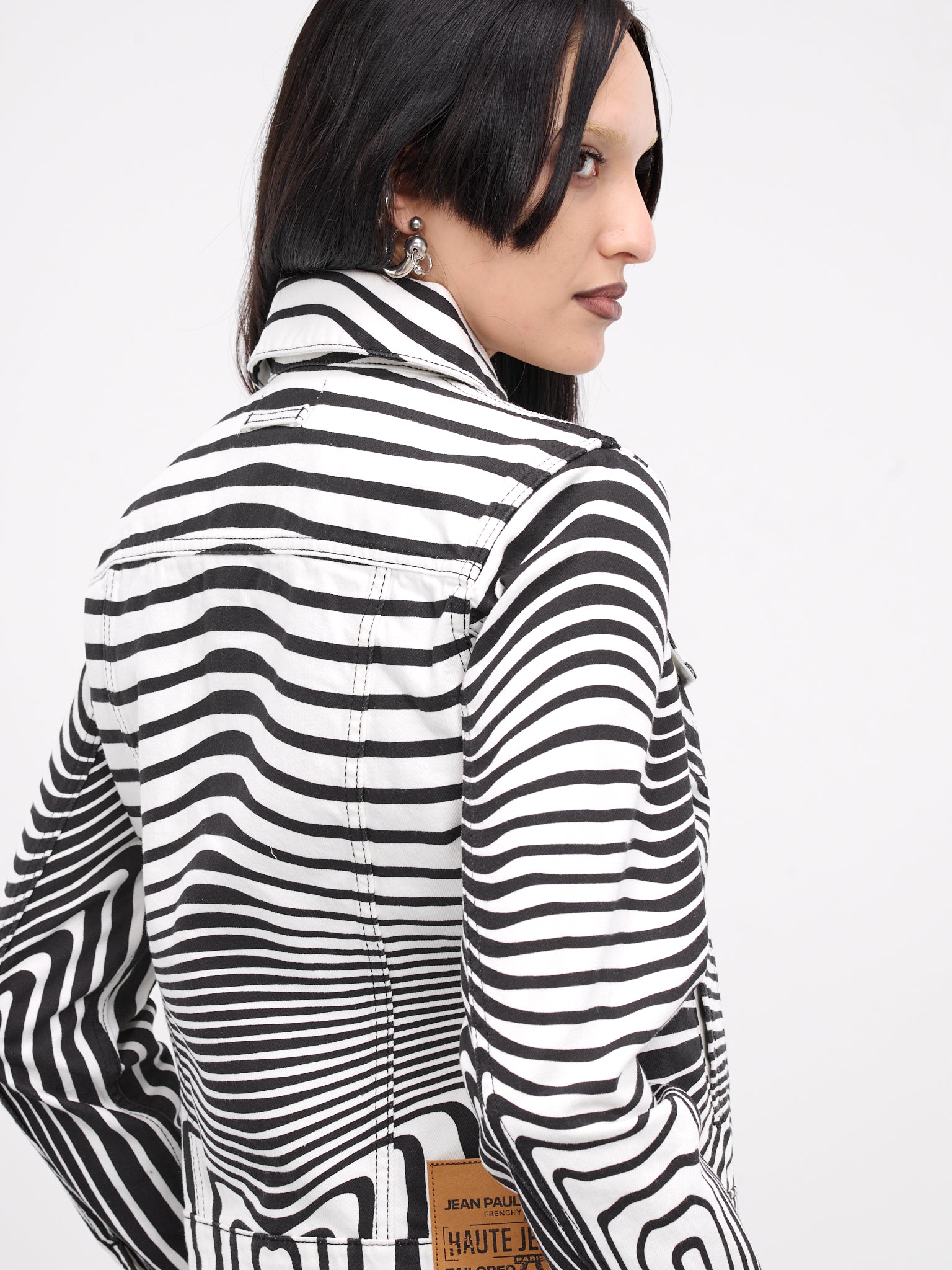 Body Morphing Print Denim Jacket (24-25-F-VE055I-D012-WHITE