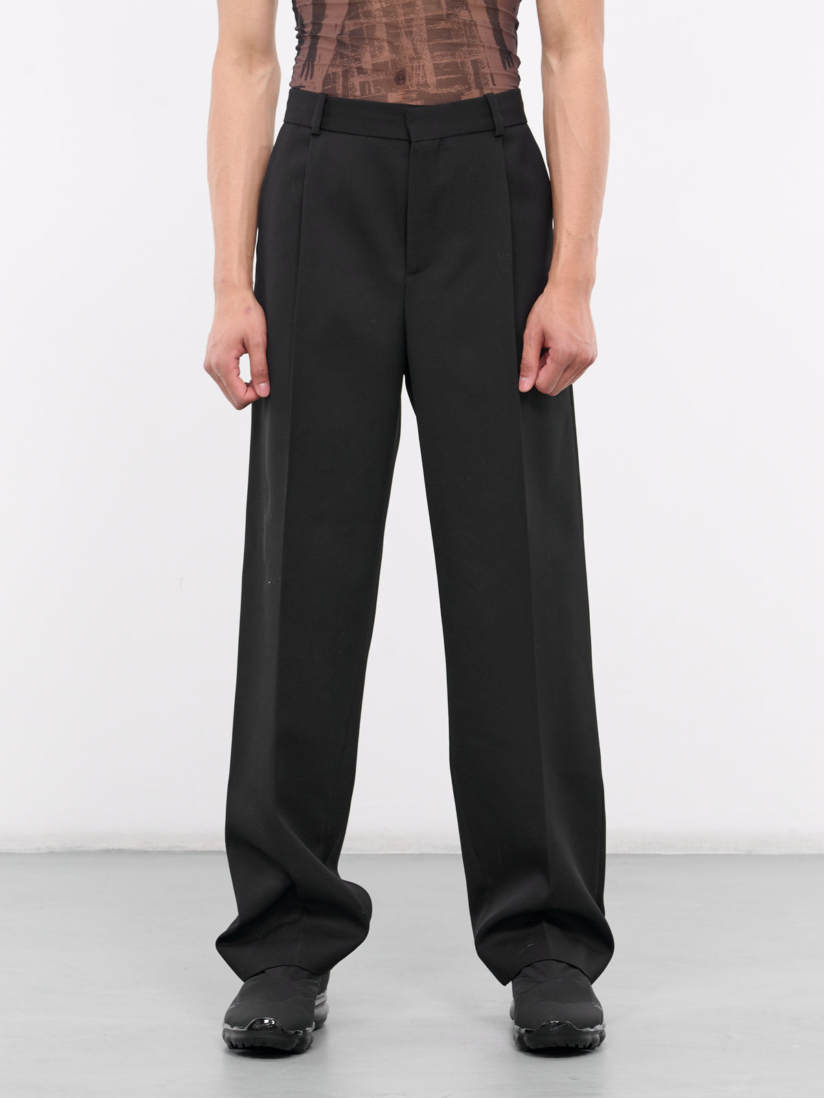 Pleated Trousers (241-M5030-W132-BLACK)