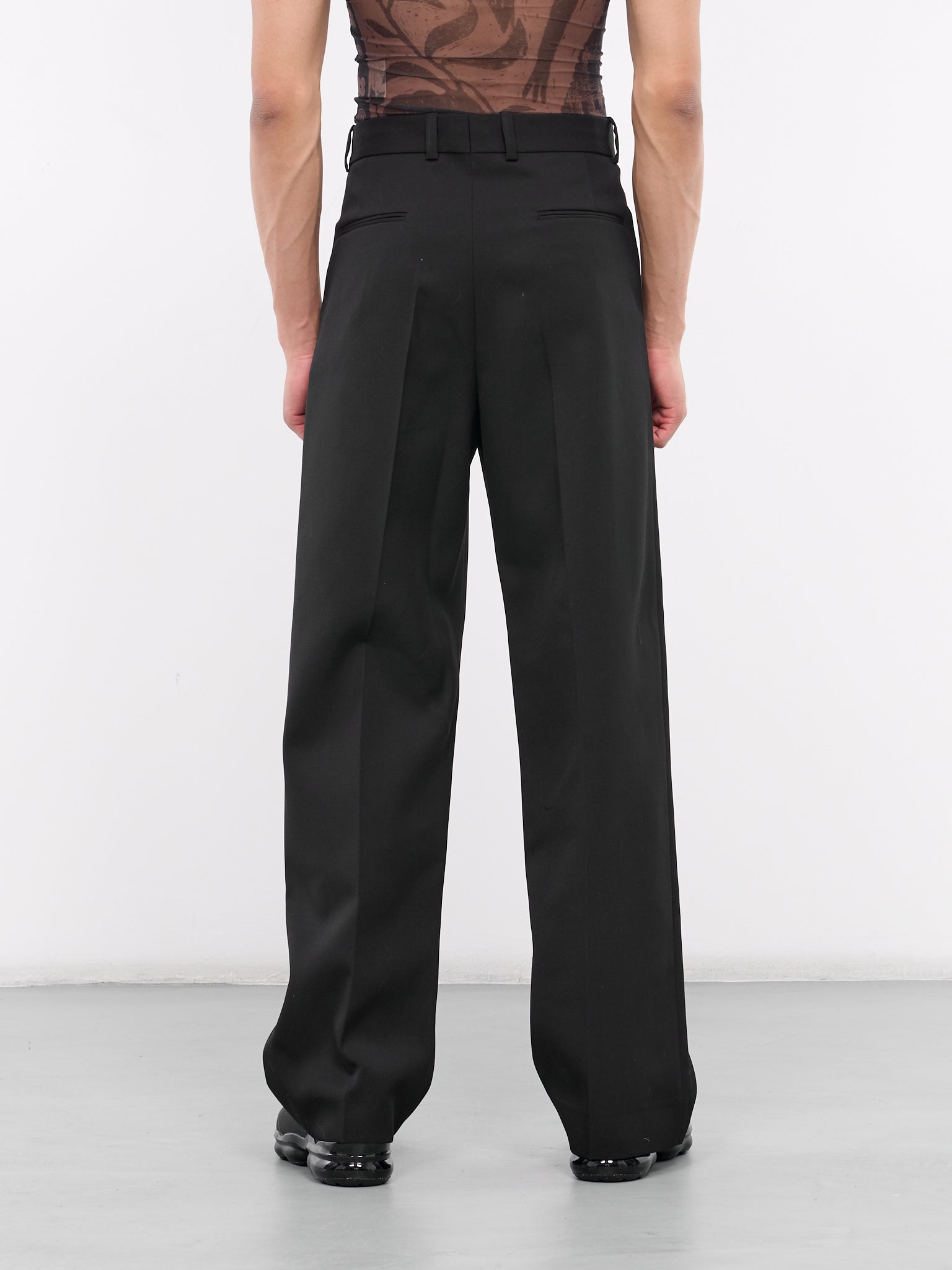 Pleated Trousers (241-M5030-W132-BLACK)