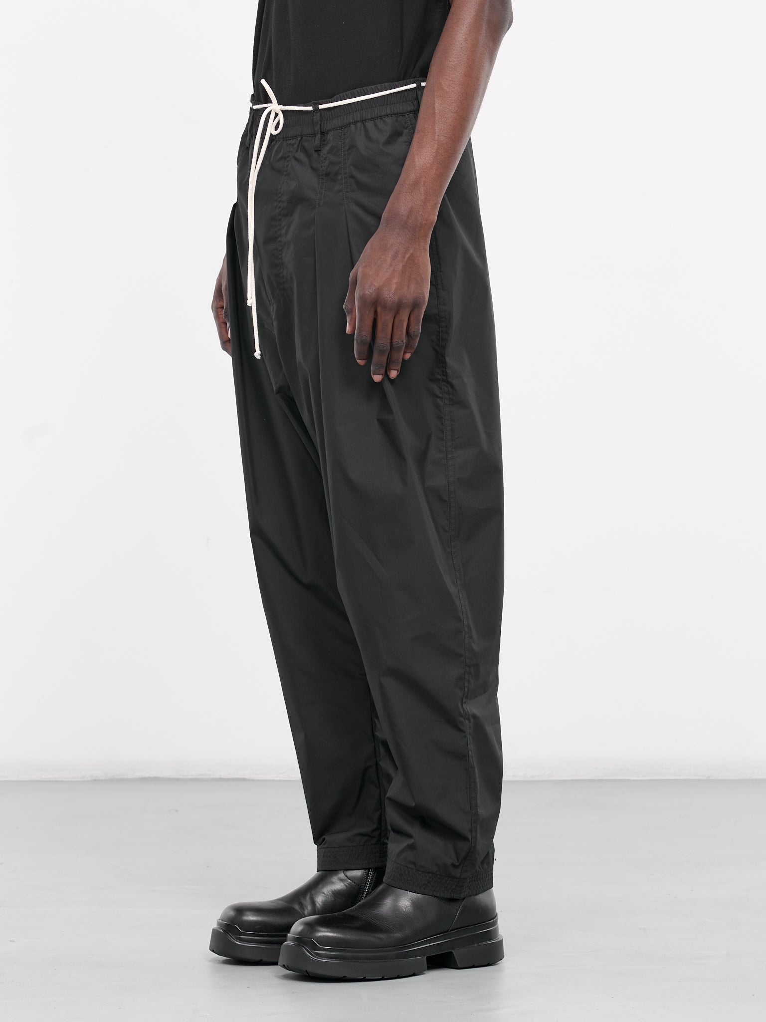 Drawstring Trousers (24E96MRU53-BLACK)