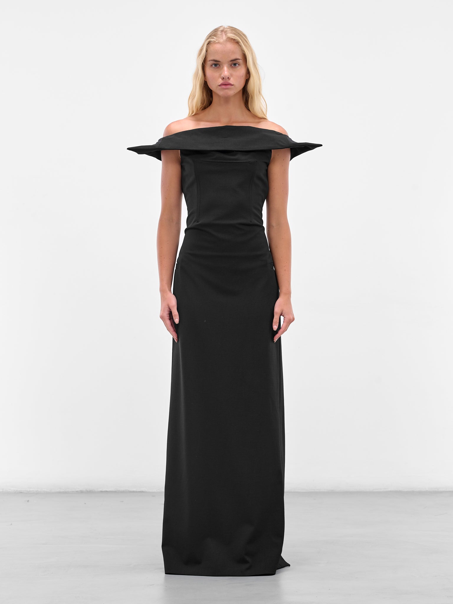 Black Backless Belt Maxi Dress (25-03-W-DR045-W002-BLACK)