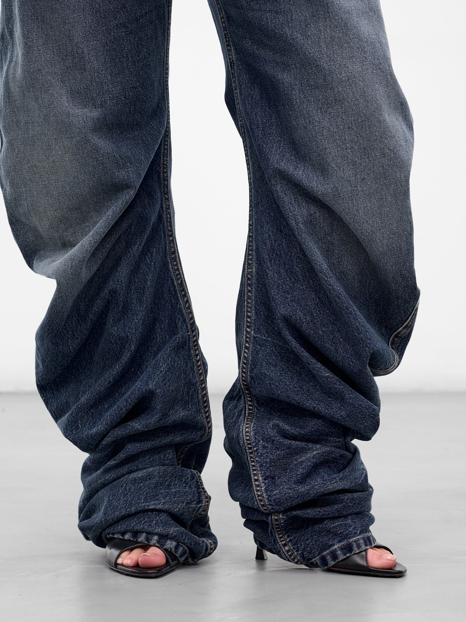 Blue Oversized Stacking Denim Jeans (25-03-W-TR008-D024-VINTAGE-BLU)