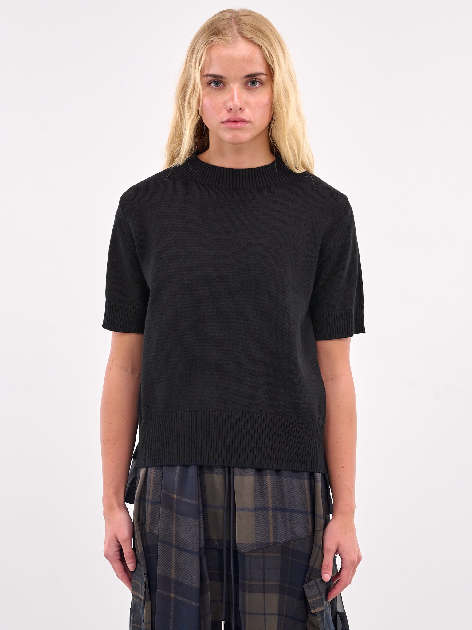 Paneled Knit Short Sleeve Sweater (25-07839-001-BLACK)