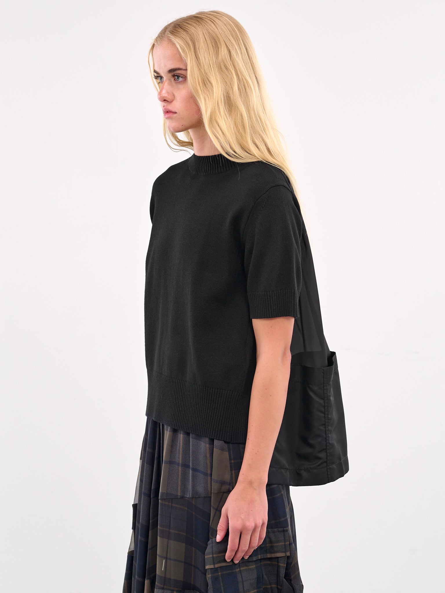Paneled Knit Short Sleeve Sweater (25-07839-001-BLACK)