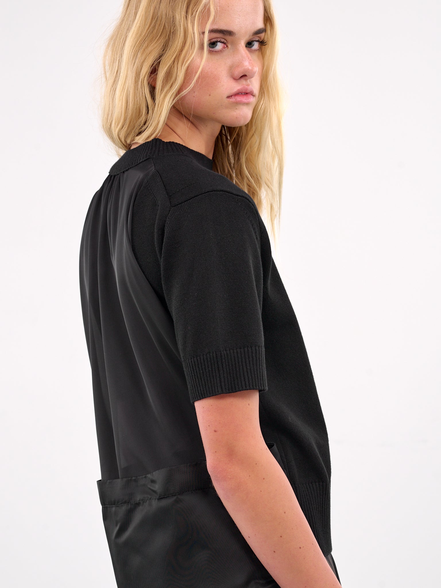 Paneled Knit Short Sleeve Sweater (25-07839-001-BLACK)